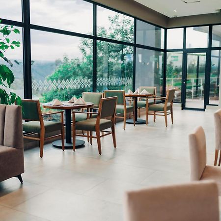 Wyndham Quito Airport Hotell Puembo Exteriör bild