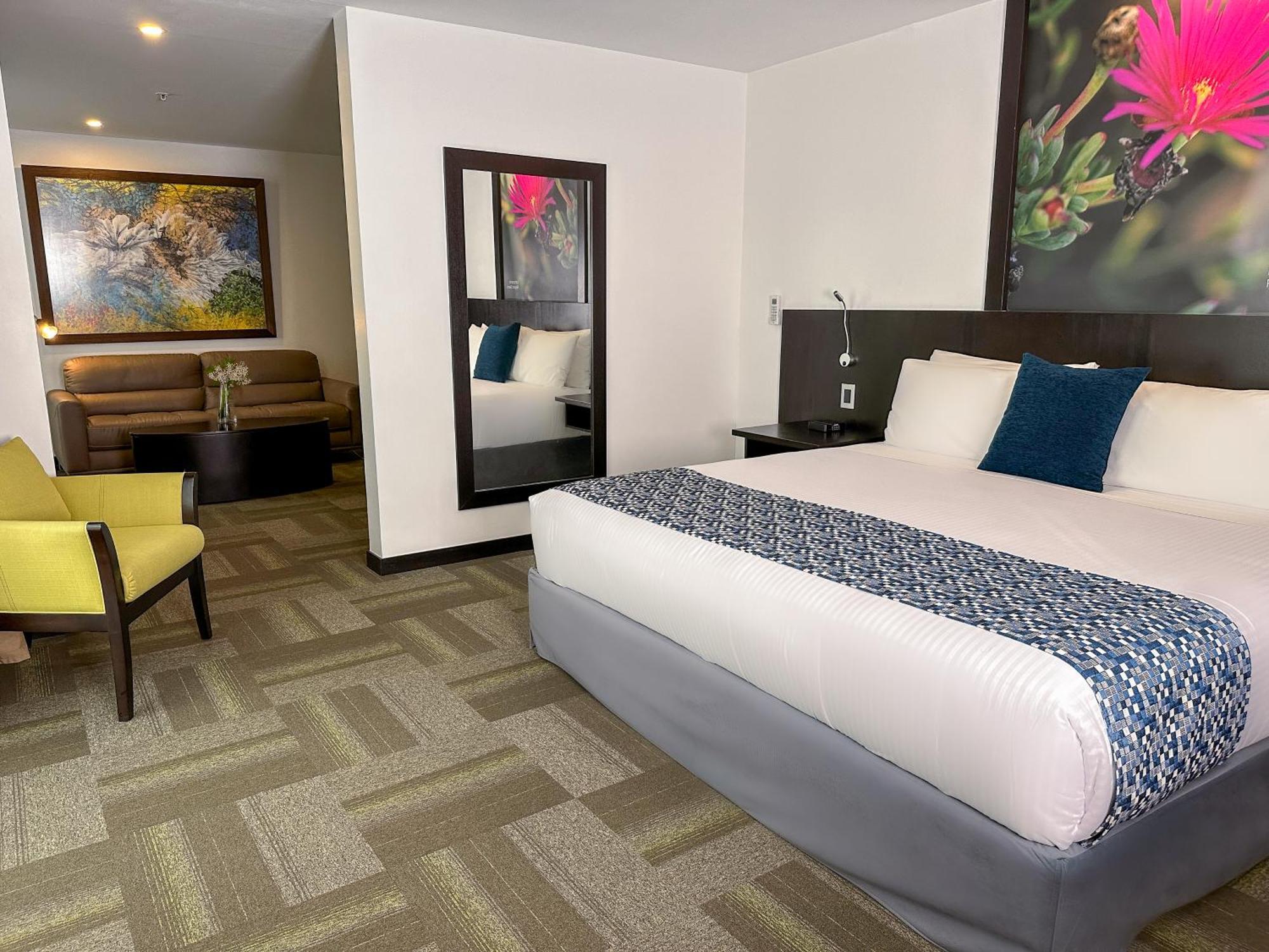 Wyndham Quito Airport Hotell Puembo Exteriör bild A room at the hotel