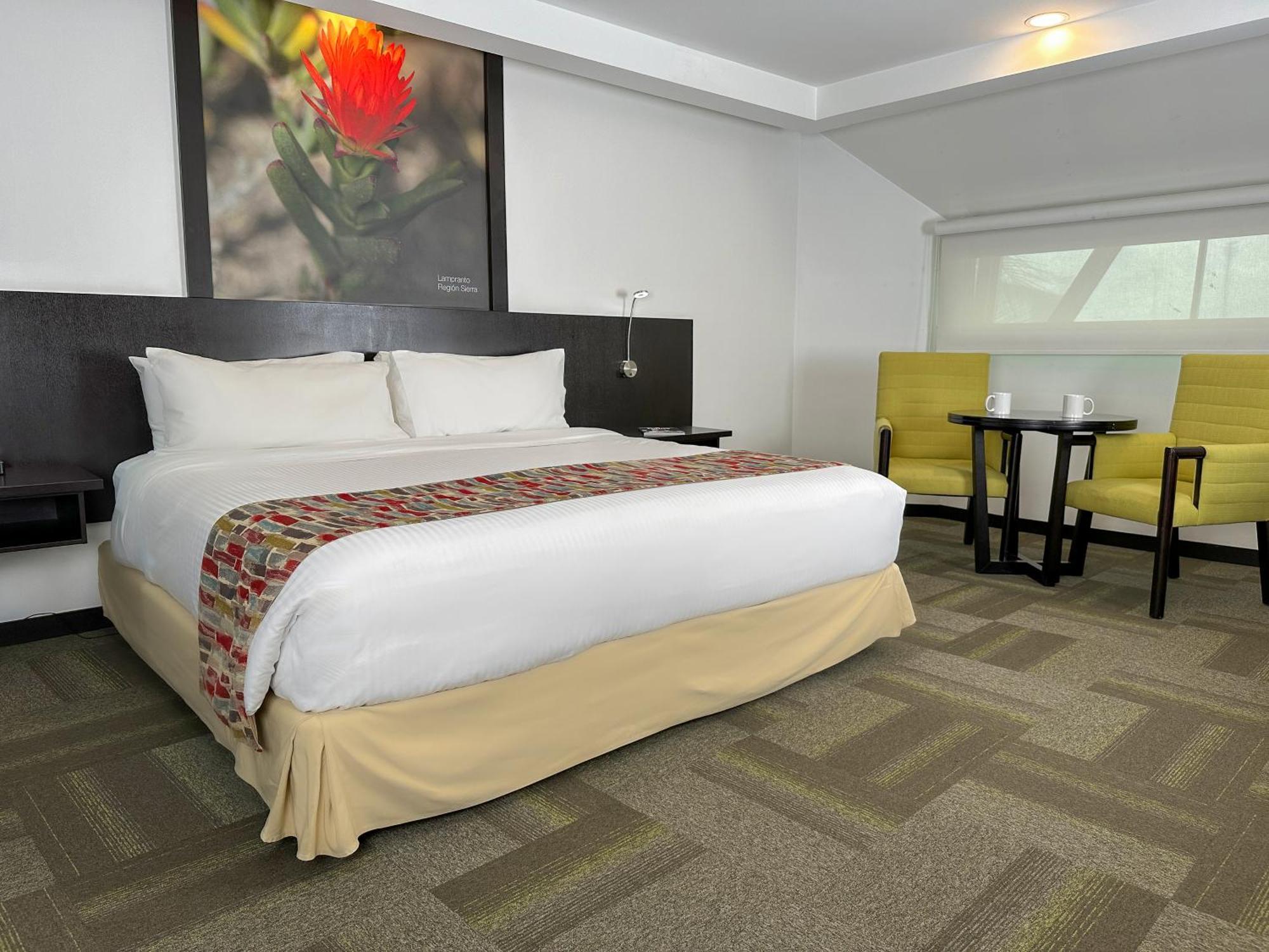 Wyndham Quito Airport Hotell Puembo Exteriör bild