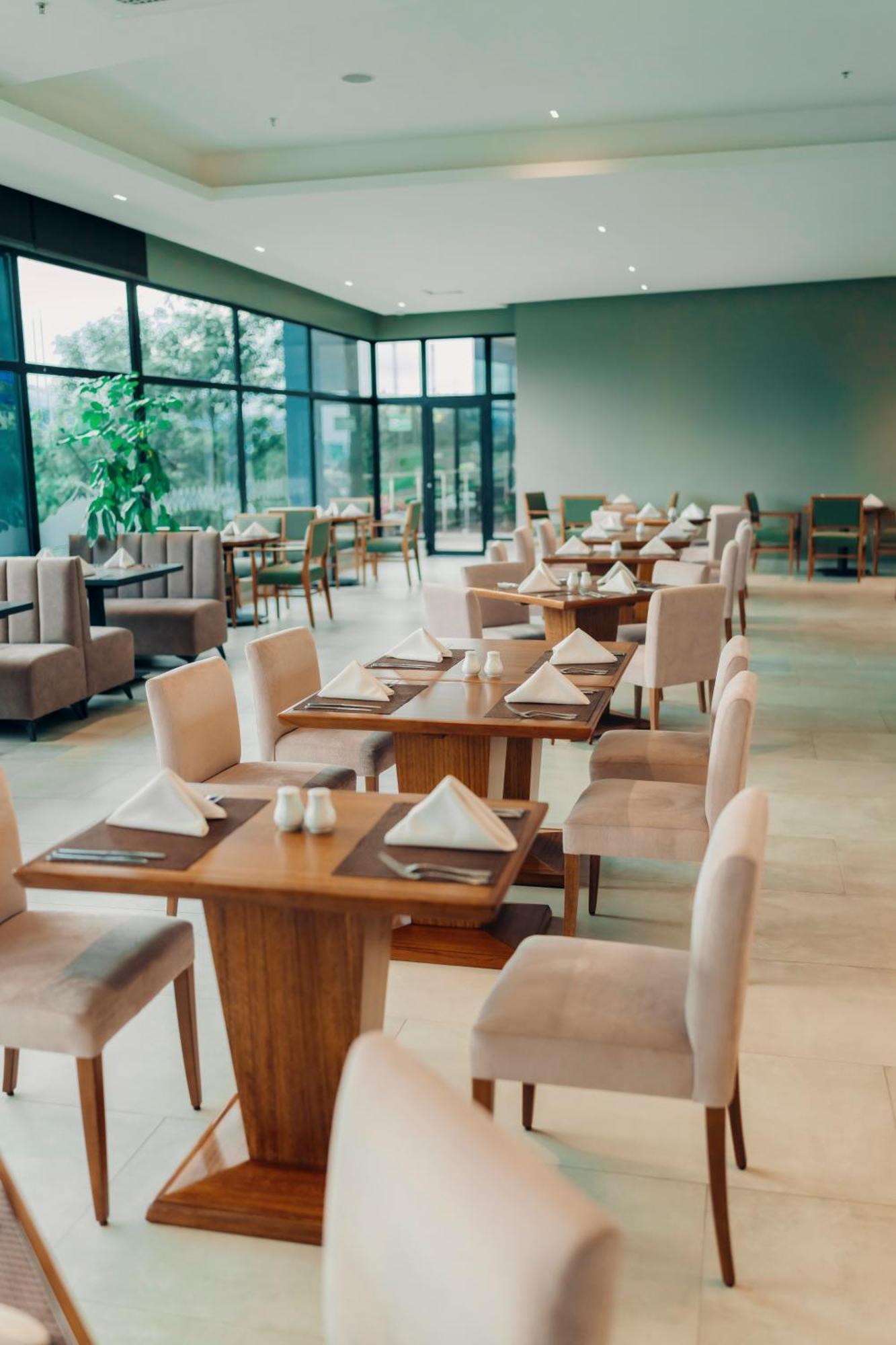 Wyndham Quito Airport Hotell Puembo Exteriör bild